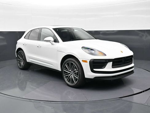 New 2026 Porsche Macan AWD/4WD image 27