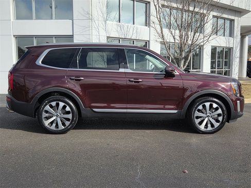 Used 2022 Kia Telluride S image 3