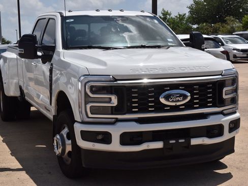 Used 2026 Ford F350 Platinum AWD/4WD image 4