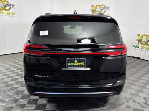 New 2026 Chrysler Pacifica Pinnacle FWD image 7