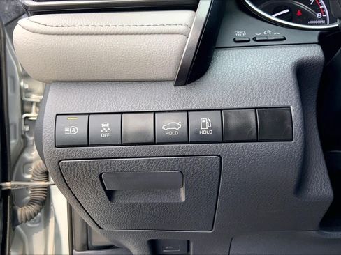 Used 2024 Toyota Camry LE FWD image 33