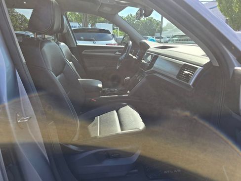 Used 2023 Volkswagen Atlas SEL AWD/4WD image 11