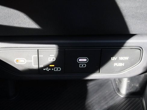 New 2025 Kia K4 LX image 32