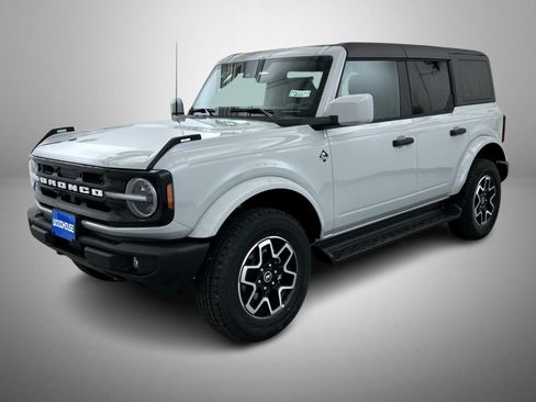 New 2026 Ford Bronco Outer Banks AWD/4WD image 1