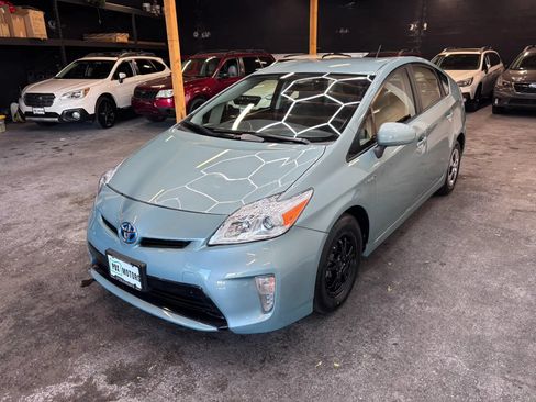 Used 2013 Toyota Prius Two FWD image 3