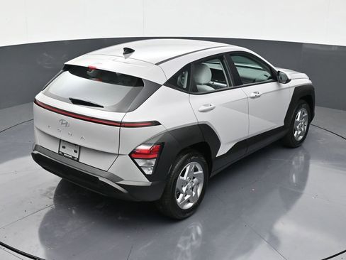 Used 2026 Hyundai Kona SE image 16