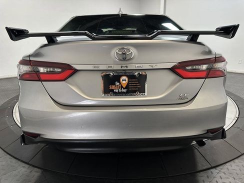 Used 2022 Toyota Camry LE image 11