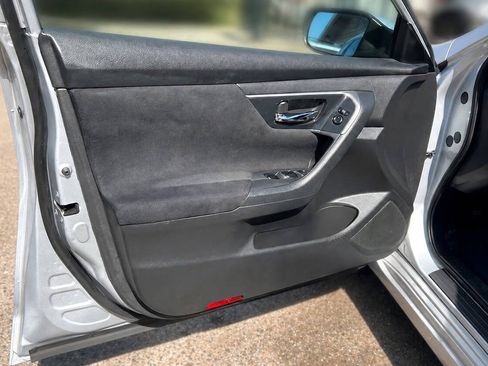 Used 2014 Nissan Altima 3.5 S FWD image 22