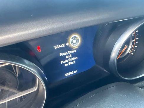 Used 2022 Jeep Gladiator Sport AWD/4WD image 11