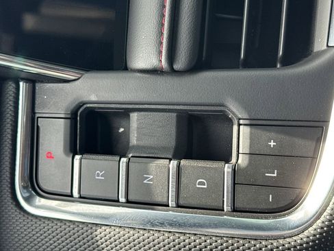 Used 2022 Chevrolet Tahoe RST w/ Luxury Package AWD/4WD image 31