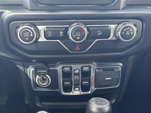 Used 2019 Jeep Wrangler Unlimited Sport S AWD/4WD image 23