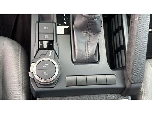 Certified 2025 Toyota Tacoma SR5 w/ SR5 Upgrade Package image 23