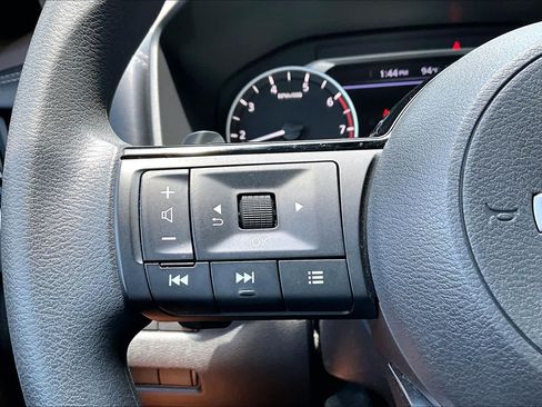 Certified 2023 Nissan Rogue SV FWD image 23