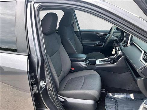 Used 2024 Toyota RAV4 LE FWD image 9