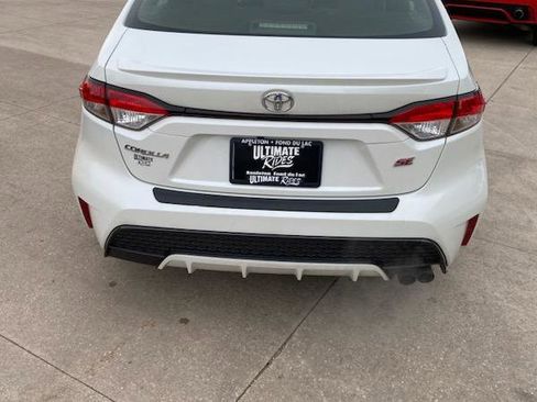 Used 2021 Toyota Corolla SE image 3