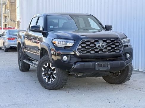 Used 2023 Toyota Tacoma TRD Off-Road w/ Technology Package image 2