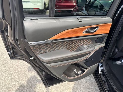 New 2026 Jeep Grand Cherokee Summit AWD/4WD image 24