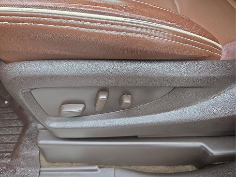 Used 2016 Chevrolet Silverado 1500 High Country image 14