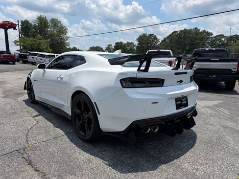 Used 2016 Chevrolet Camaro SS RWD image 10