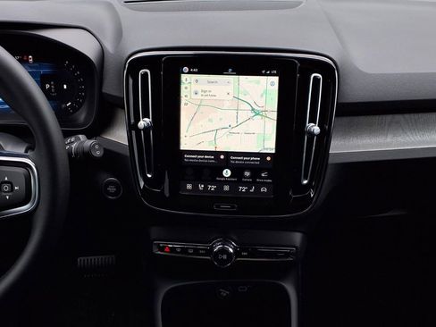 New 2026 Volvo XC40 B5 Core w/ Climate Package AWD/4WD image 14