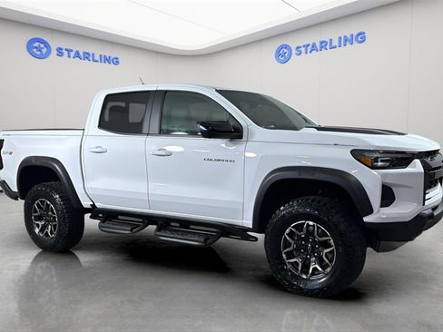 Used 2024 Chevrolet Colorado ZR2 w/ Technology Package image 13