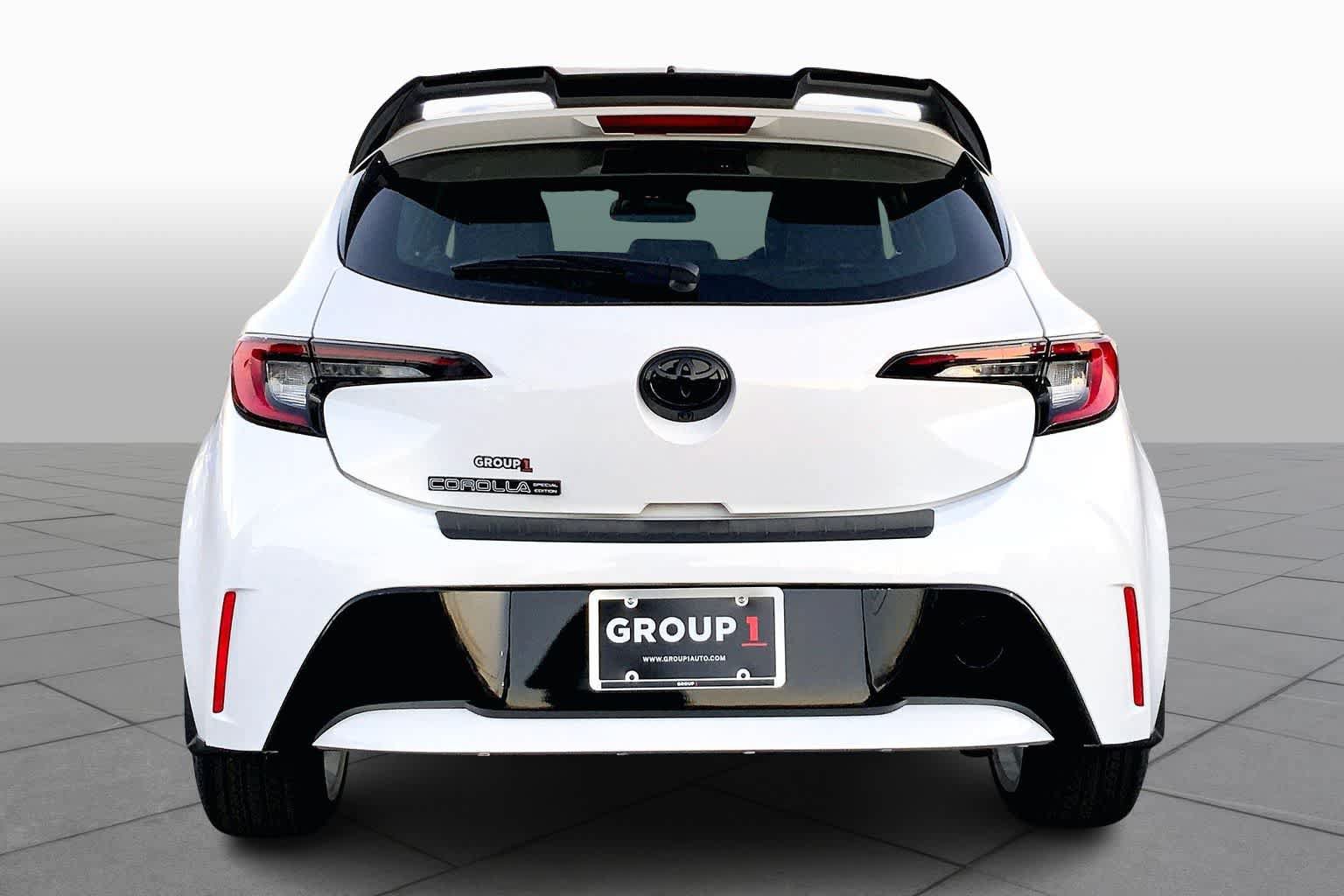 Used 2026 Toyota Corolla SE FWD image 4