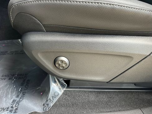 Used 2025 Mercedes-Benz GLE 450e 4MATIC image 14