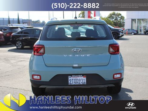 Used 2025 Hyundai Venue SEL image 8