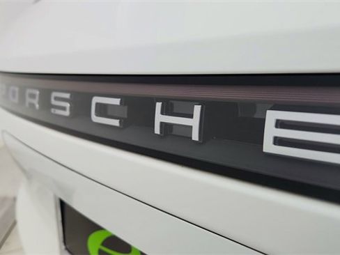 Used 2021 Porsche Cayenne Base image 17