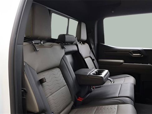 Used 2024 Chevrolet Silverado 1500 ZR2 image 22