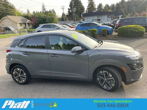 Used 2023 Hyundai Kona SE w/ Cargo Package image 11