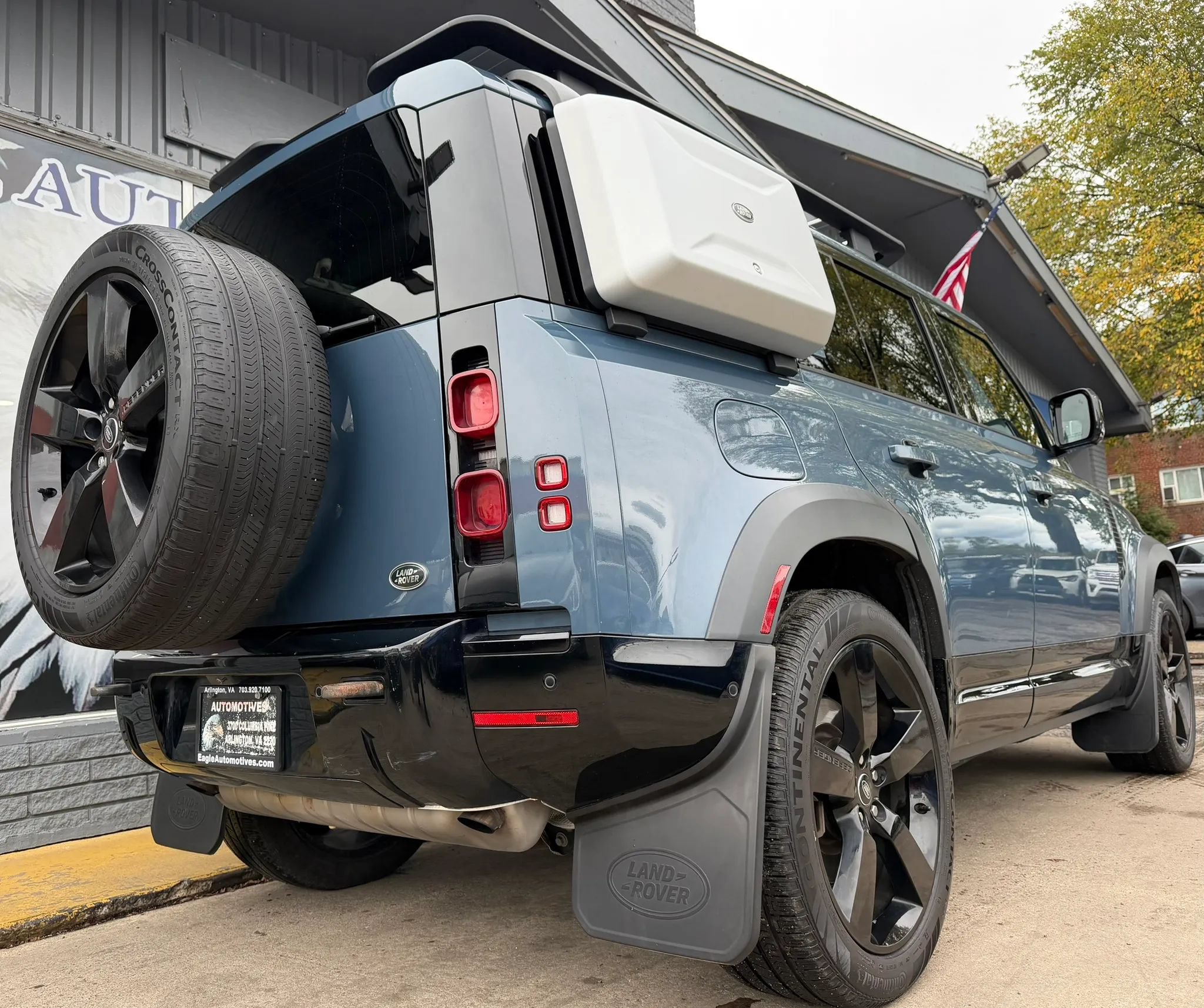 Used 2022 Land Rover Defender 110 X-Dynamic SE AWD/4WD image 3