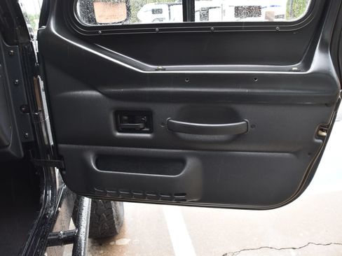Used 2006 Jeep Wrangler X AWD/4WD image 17