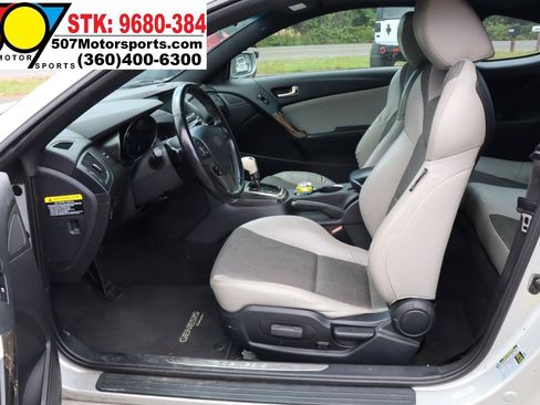 Used 2013 Hyundai Genesis 2.0T RWD image 13