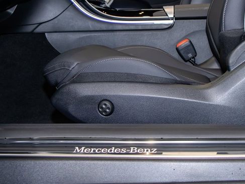 Used 2026 Mercedes-Benz CLE 300 4MATIC Cabriolet image 17