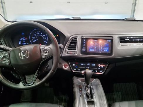 Used 2020 Honda HR-V Touring image 28