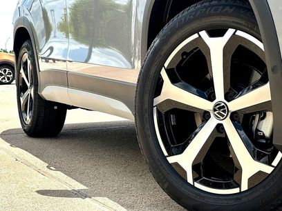 New 2026 Volkswagen Tiguan SE