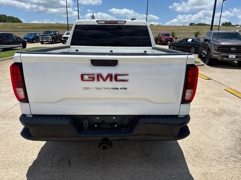 Used 2019 GMC Sierra 1500 2WD Crew Cab w/ Convenience Package image 9