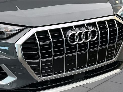 Used 2020 Audi Q3 2.0T Premium w/ Convenience Package AWD/4WD image 32