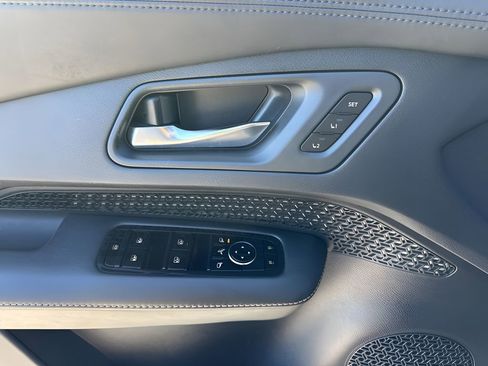 Used 2023 Nissan Ariya AWD image 27