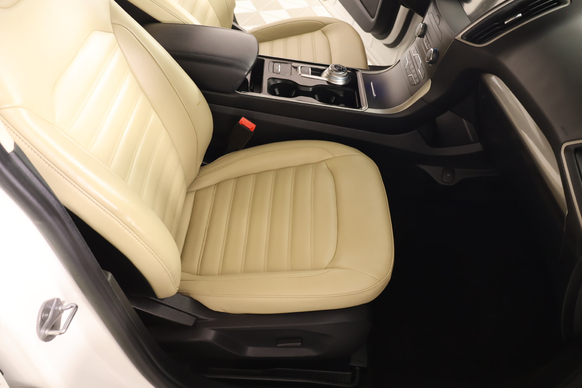Used 2020 Ford Edge SEL w/ Convenience Package FWD image 14