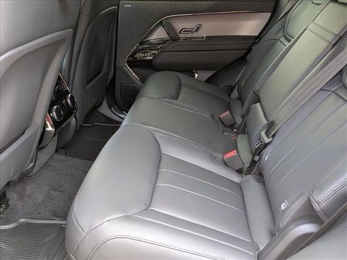 New 2027 Land Rover Range Rover Sport SE AWD/4WD image 17