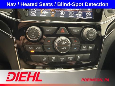 Used 2020 Jeep Grand Cherokee Limited AWD/4WD image 34