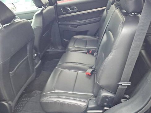 Used 2019 Ford Explorer XLT w/ Equipment Group 202A AWD/4WD image 8