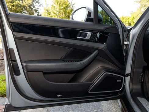 Used 2021 Porsche Panamera image 29
