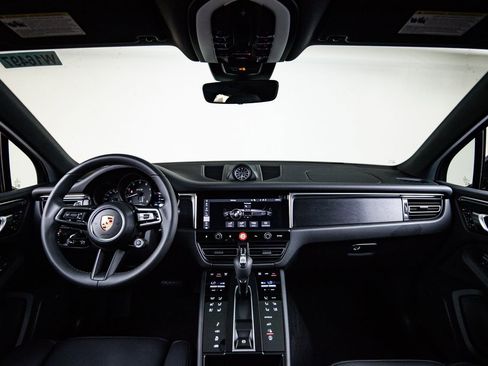 New 2026 Porsche Macan GTS image 25