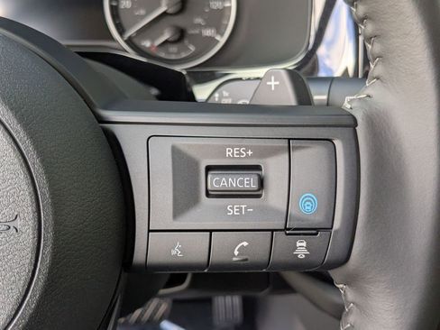 New 2025 Nissan Pathfinder SV w/ SV Premium Package AWD/4WD image 17