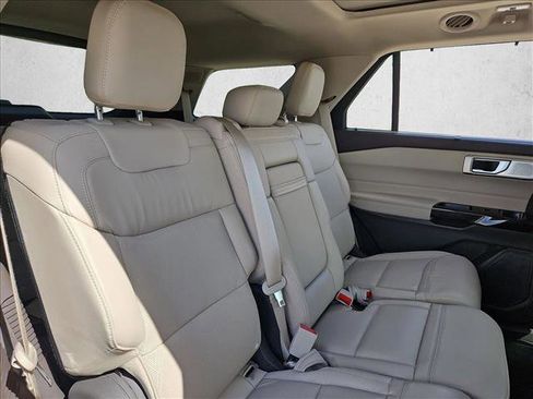 Used 2024 Ford Explorer Platinum w/ Technology Package image 22
