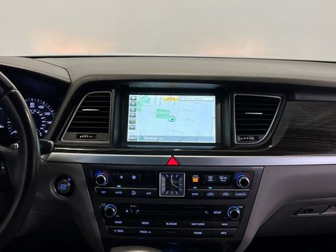 Used 2018 Genesis G80 3.8 image 19