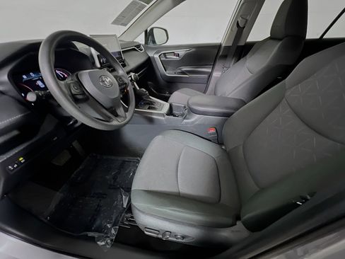 Used 2025 Toyota RAV4 XLE image 15